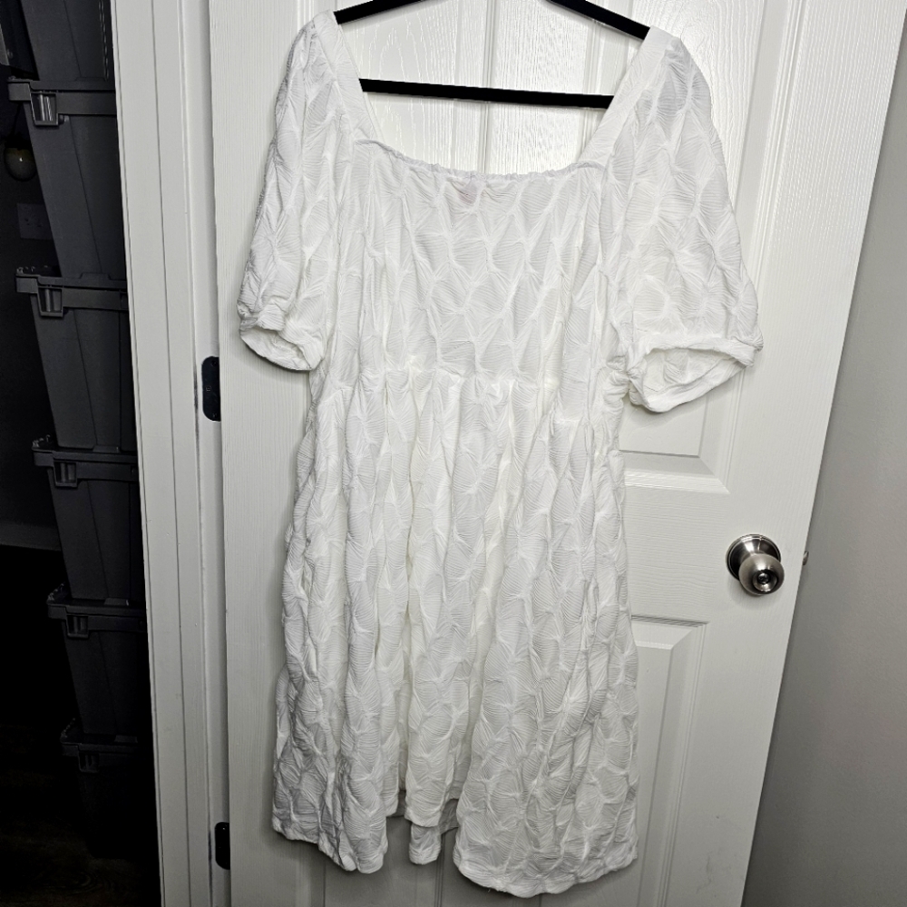 Hayden Los Angeles White Textured Babydoll Dress with Pockets - Womens 1x